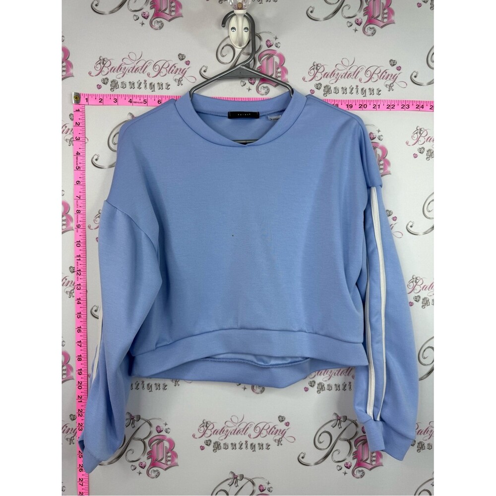 21 saints Light Blue Cropped Crewneck Sweatshirt with White Sleeve Stripe